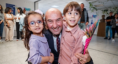 Masal Evi çocuklarından Başkan Soyer’e sürpriz