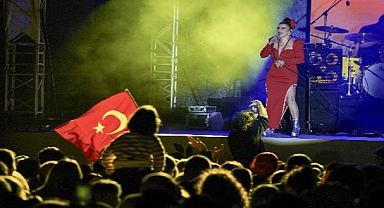 Gaziemir’de Cumhuriyet coşkusu