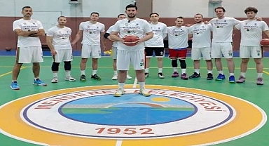 Menderes Belediyesi Basketbol Takımından Dikkat Çeken Hareket