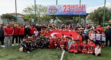 Menderes’te Minik Kramponlar Sahaya Çıktı