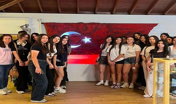 Bin liseli genç müzelerle tanıştı